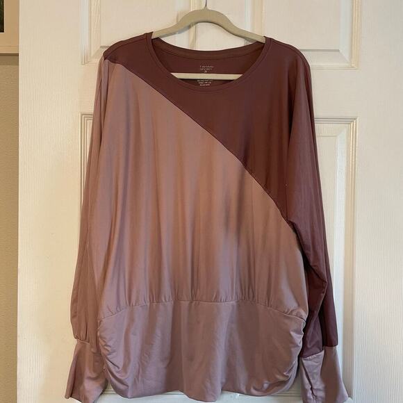 Athletic Top Long Sleeve Crewneck By Tahari SportIn Purple, Size 2XL - Picture 2 of 10